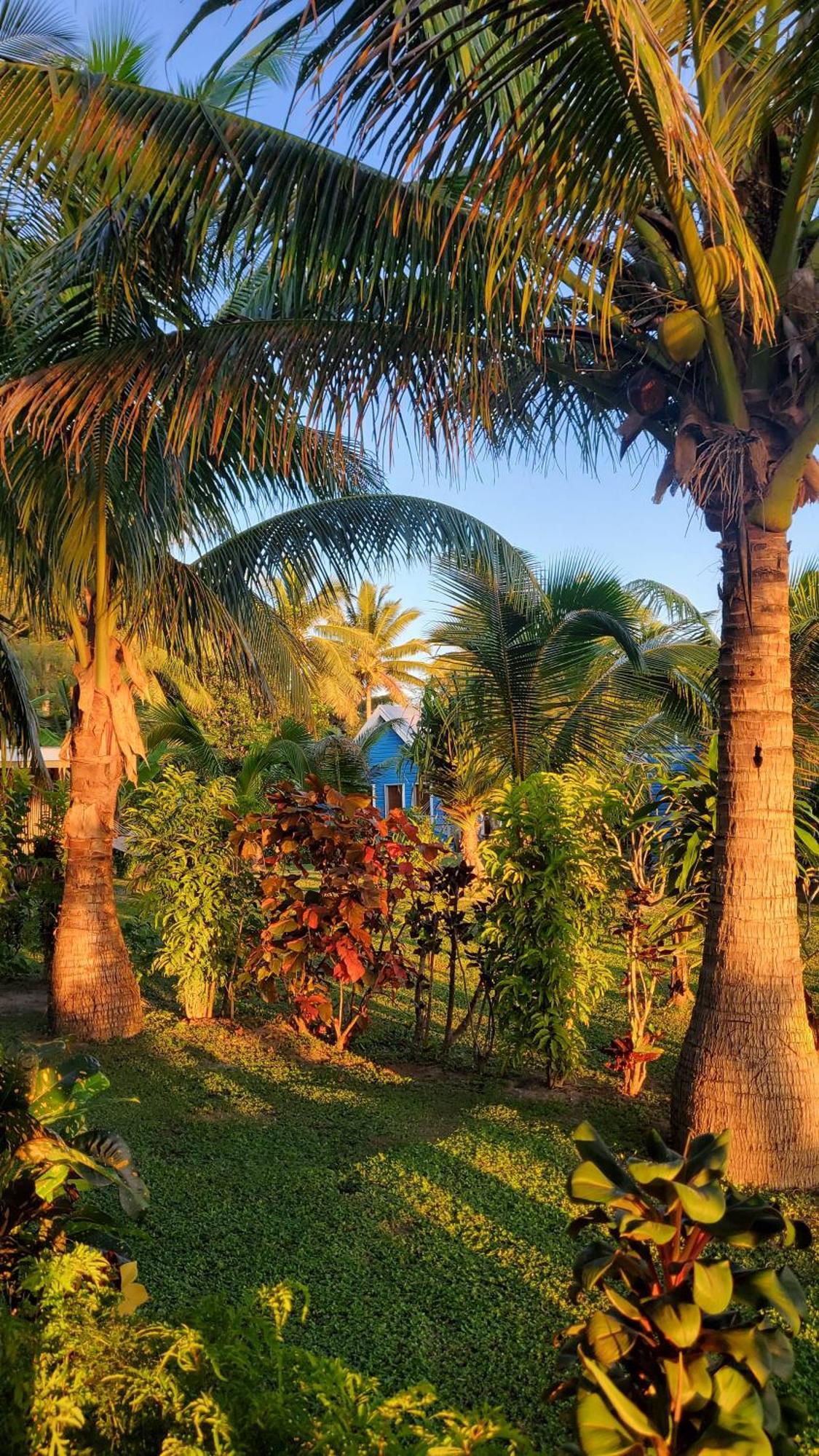 Oarsman'S Bay Lodge Naisisili Экстерьер фото