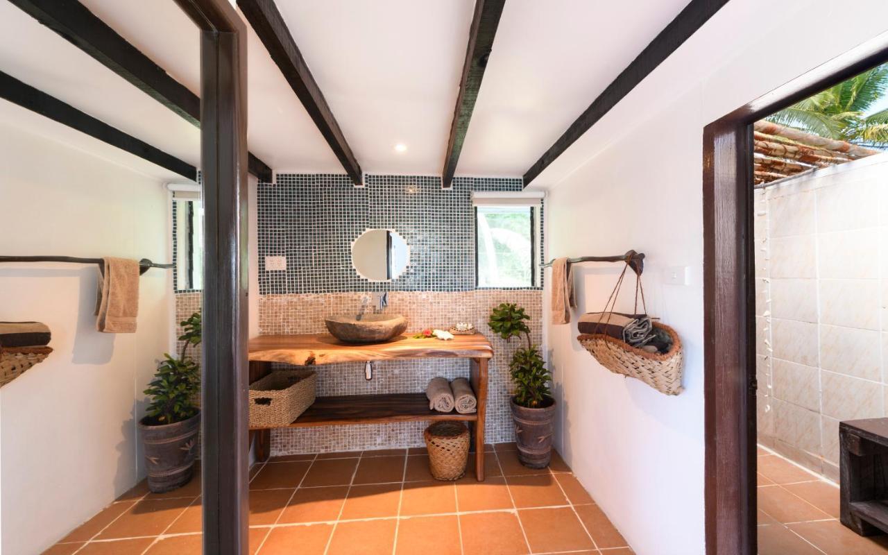 Oarsman'S Bay Lodge Naisisili Экстерьер фото